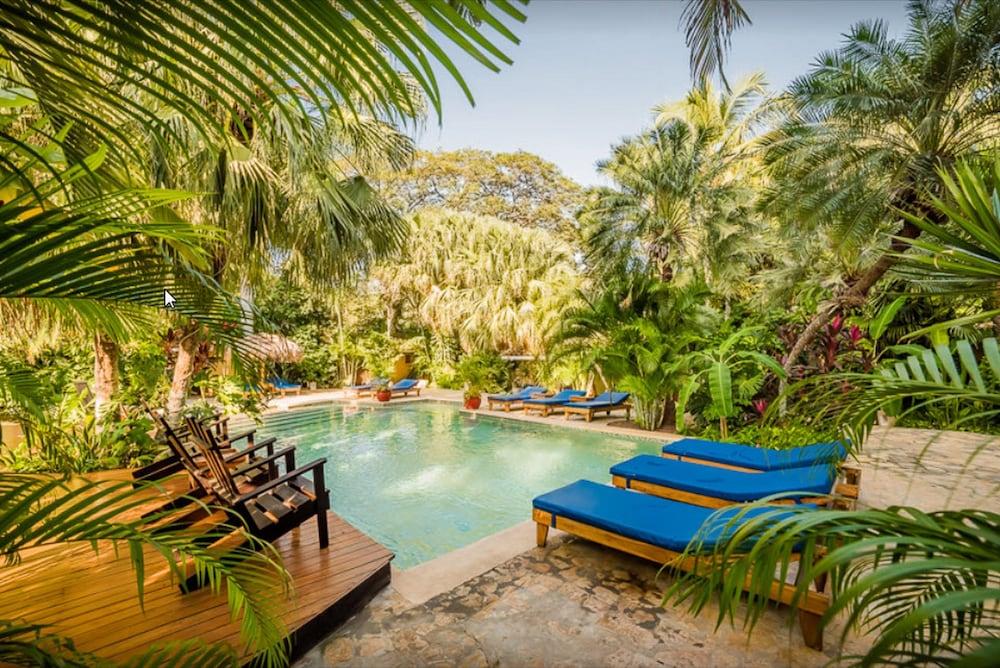 Pasatiempo Hotel Tamarindo